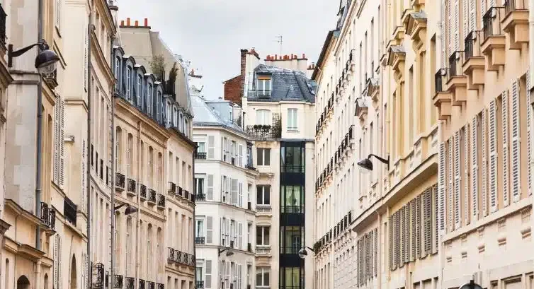 confiez la rénovation de votre habitation à paris à des professionnels certifiés pour un travail de qualité, rapide et conforme à vos attentes.